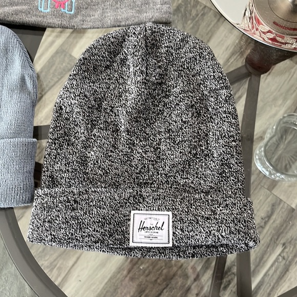 3 PACK BEANNIES (COW/DISTRICT)(ALIEN/UNKNOWN)(BLK& WHT/HERSCHELSUPPLY CO. NWOT - Picture 3 of 7